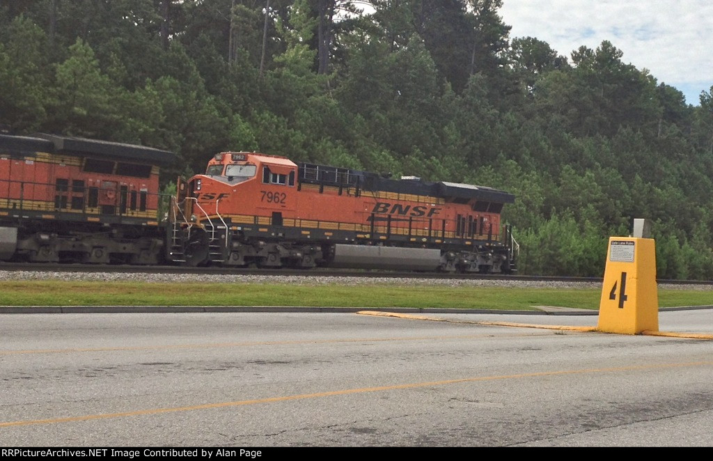 BNSF 7962